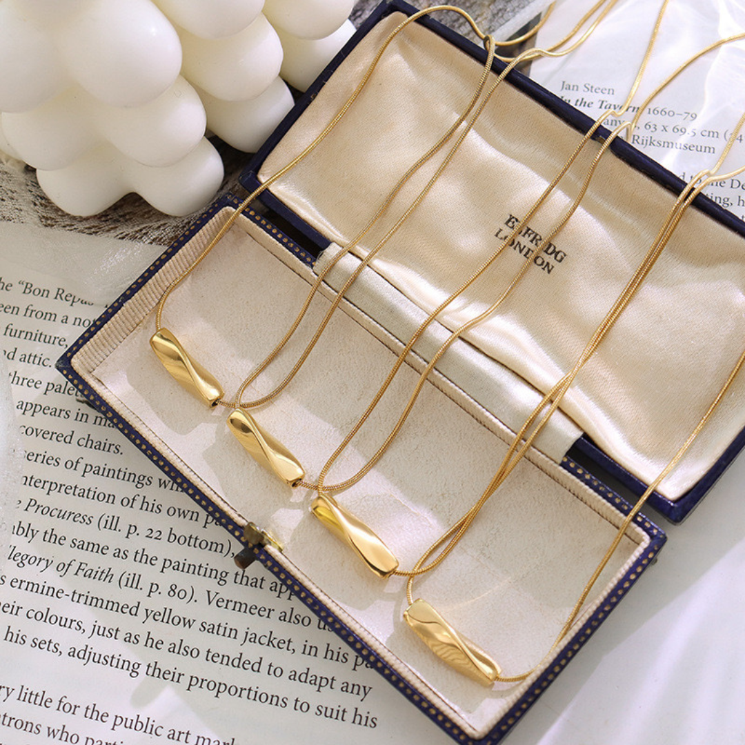 Elevate Your Style: Vintage-Inspired Twisted Tube Necklace for Effortless Elegance