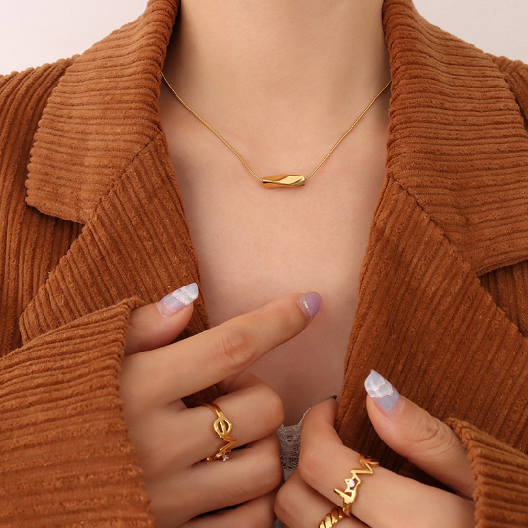 Elevate Your Style: Vintage-Inspired Twisted Tube Necklace for Effortless Elegance