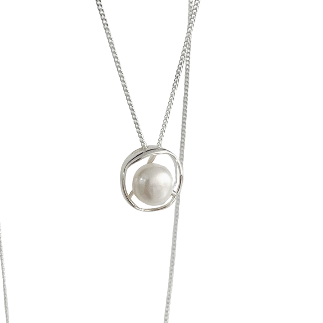 Bestseller: Elegant Minimalist Hollow Irregular Freshwater Pearl Pendant Necklace – INS Aesthetic 925 Sterling Silver Lock Chain for Women