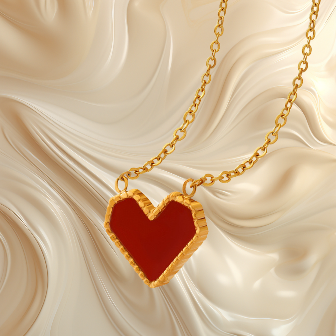 French-style gold-plated surround red heart necklace, versatile and sweet-cool, made of titanium steel that doesn't fade, high-end women's clavicle necklace.