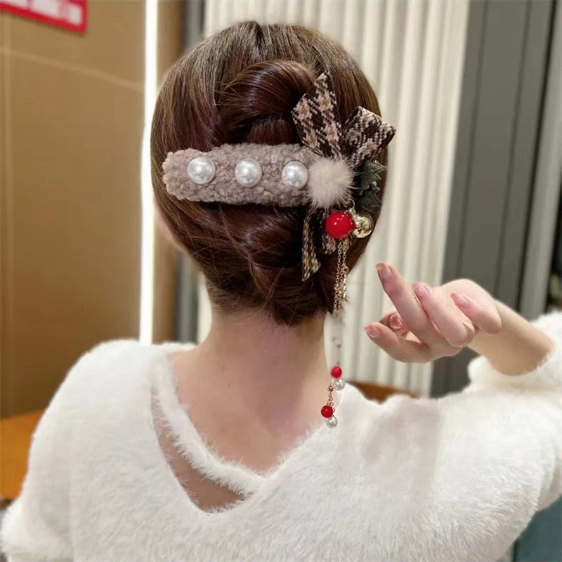 Autumn/Winter Christmas Plush Beaded Duckbill Clip – Elegant Hair Accessory