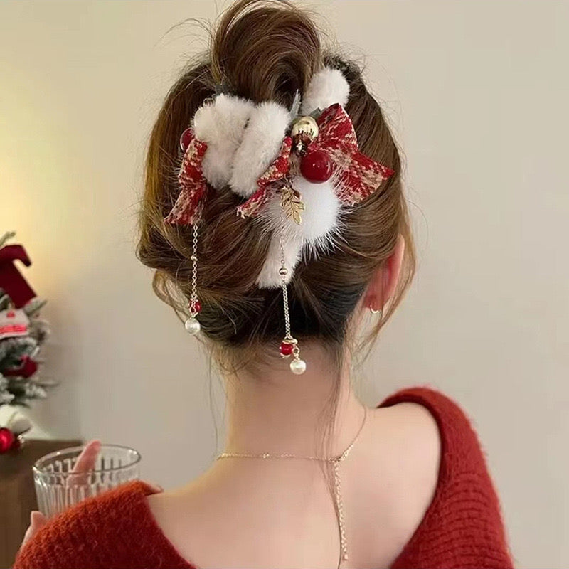 Autumn/Winter Christmas Plush Beaded Duckbill Clip – Elegant Hair Accessory